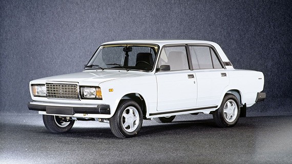 1top-10-samykh-populyarnykh-sedanov-v-rossii-6.jpg lada 2105